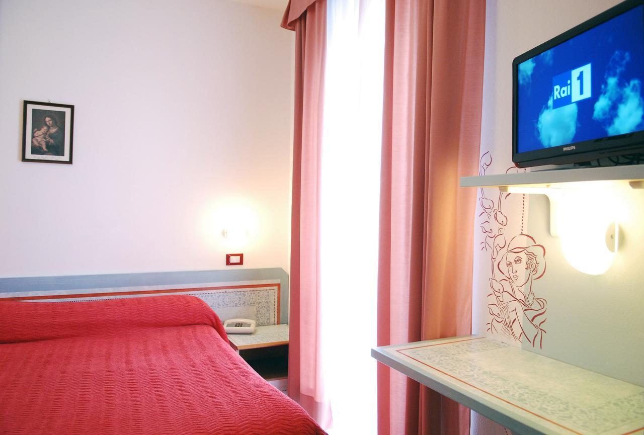 Hotel Piemontese Imperia Exterior photo