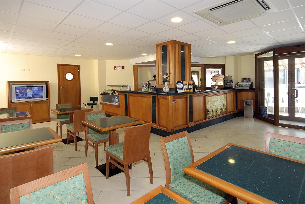 Hotel Piemontese Imperia Exterior photo