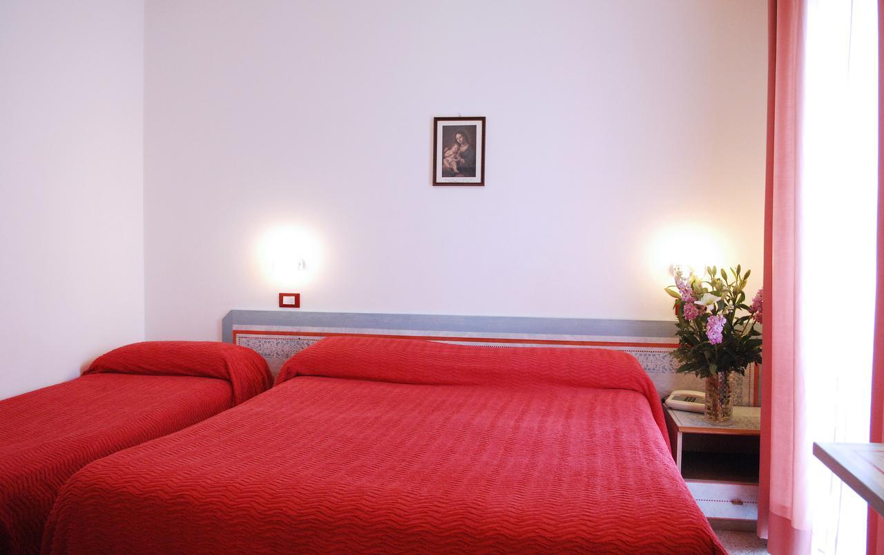 Hotel Piemontese Imperia Exterior photo