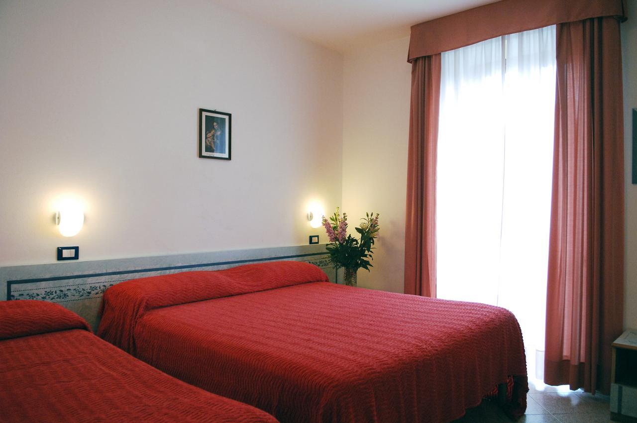 Hotel Piemontese Imperia Exterior photo