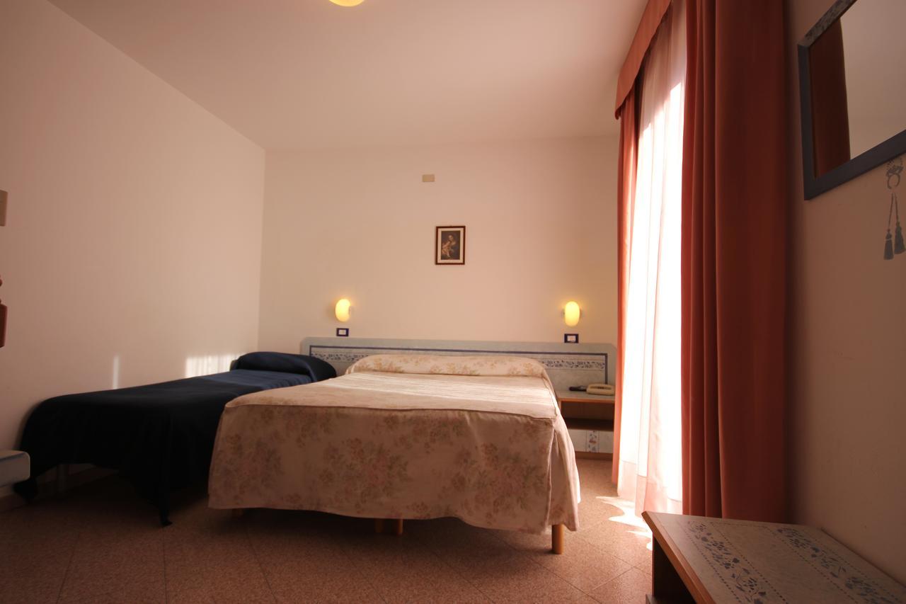 Hotel Piemontese Imperia Exterior photo