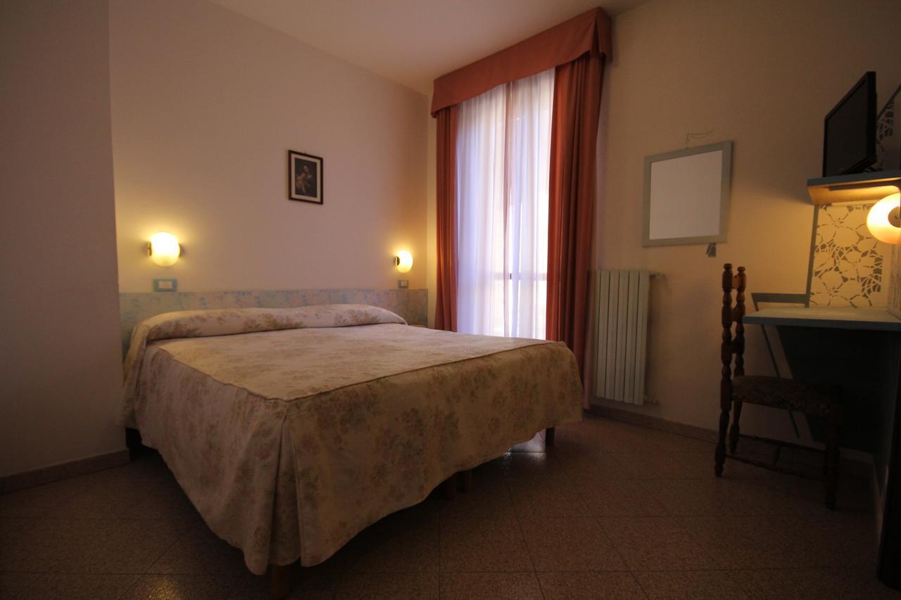 Hotel Piemontese Imperia Exterior photo