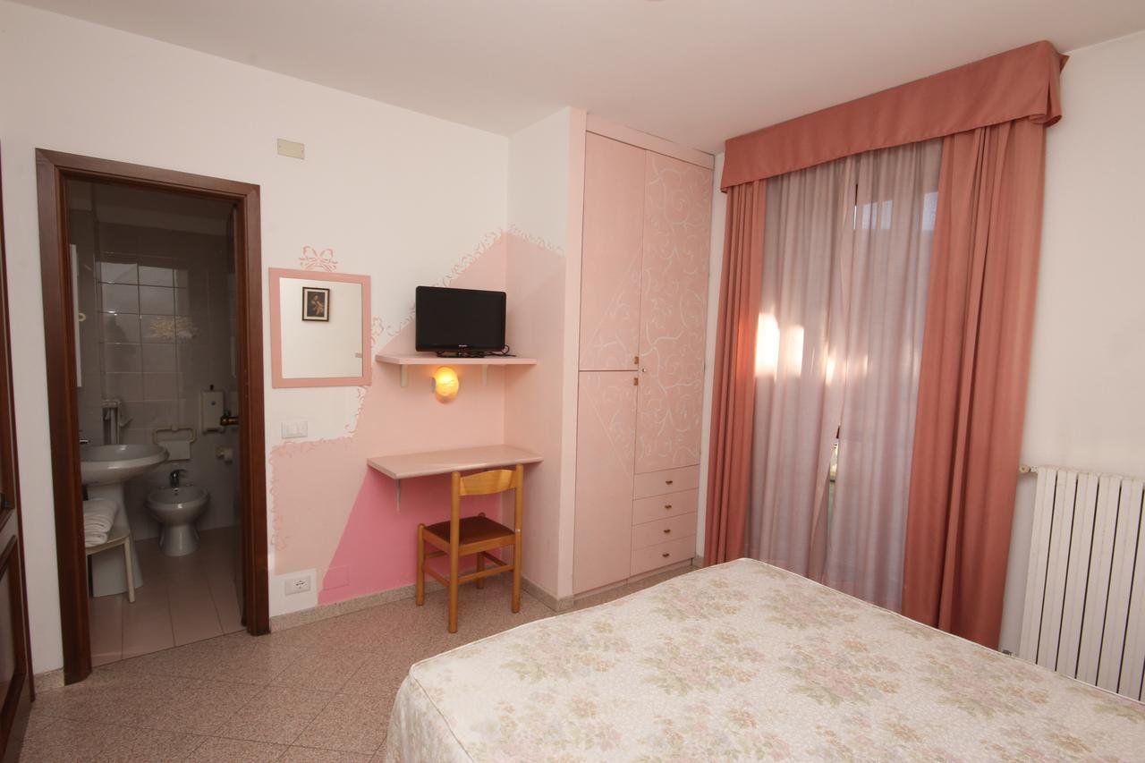 Hotel Piemontese Imperia Exterior photo